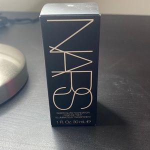 NARS Sheet Glow Foundation - Light 3